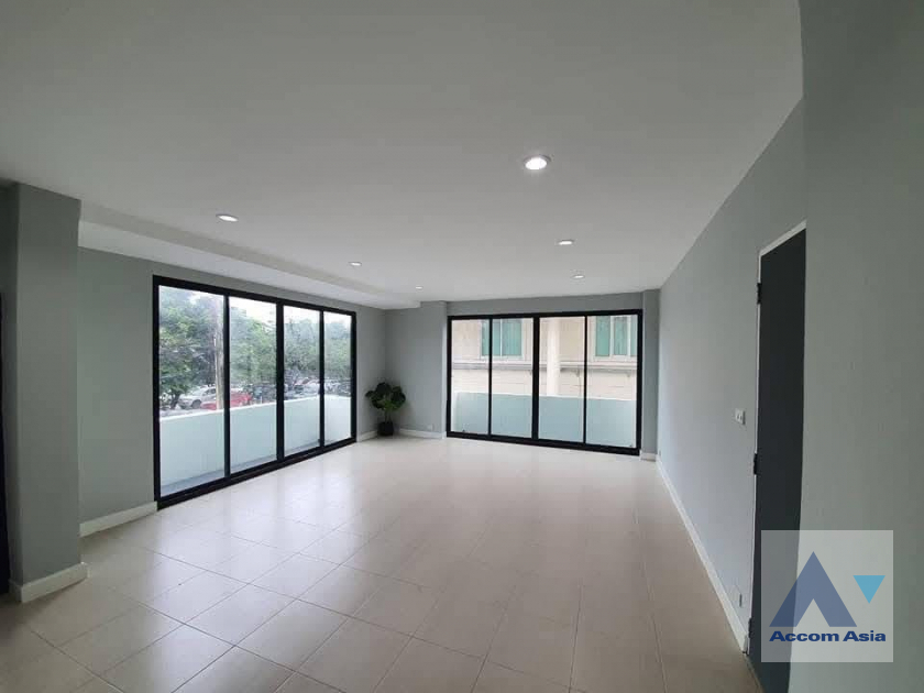 4  8 br House For Rent in Lat Phrao ,Bangkok  AA45794