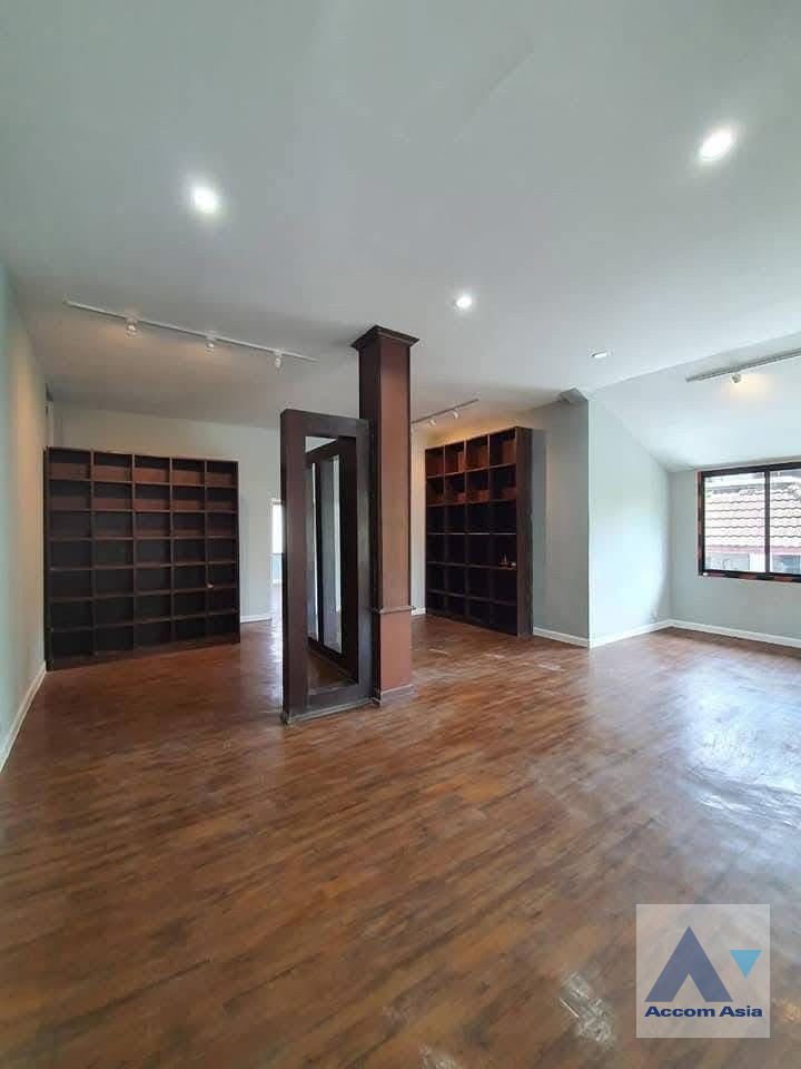 5  8 br House For Rent in Lat Phrao ,Bangkok  AA45794