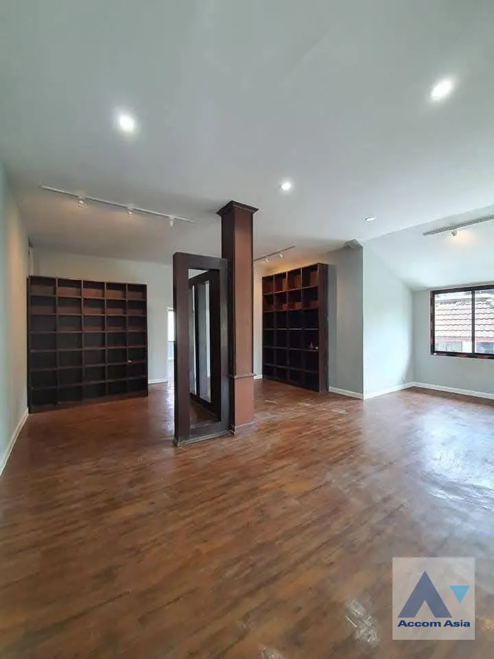 5  8 br House For Rent in Lat Phrao ,Bangkok  AA45794