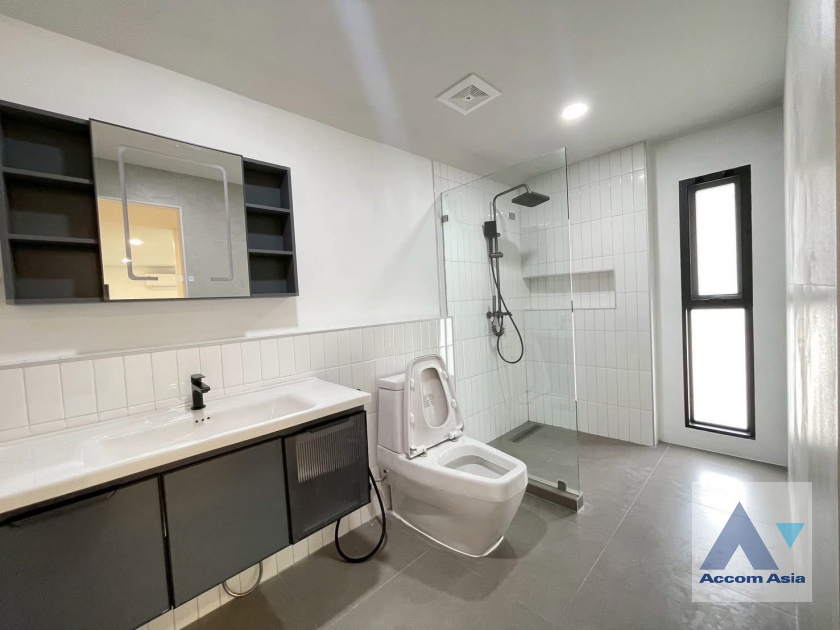 12  2 br House For Sale in Pattanakarn ,Bangkok ARL Ban Thap Chang AA45795