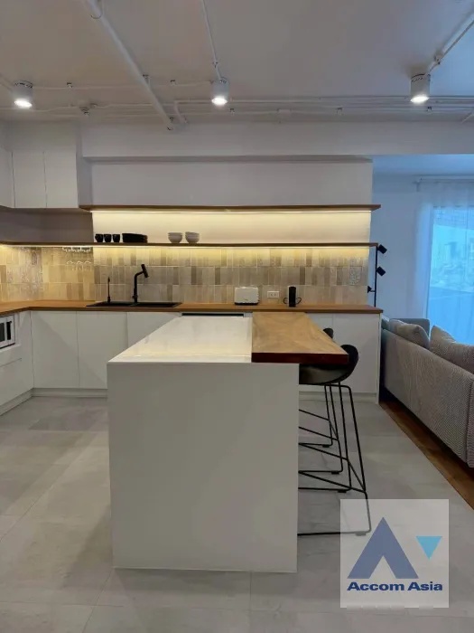 unit 3 Bedrooms  Condominium For Rent & Sale in Sukhumvit, Bangkok  near BTS Phrom Phong (AA45796)