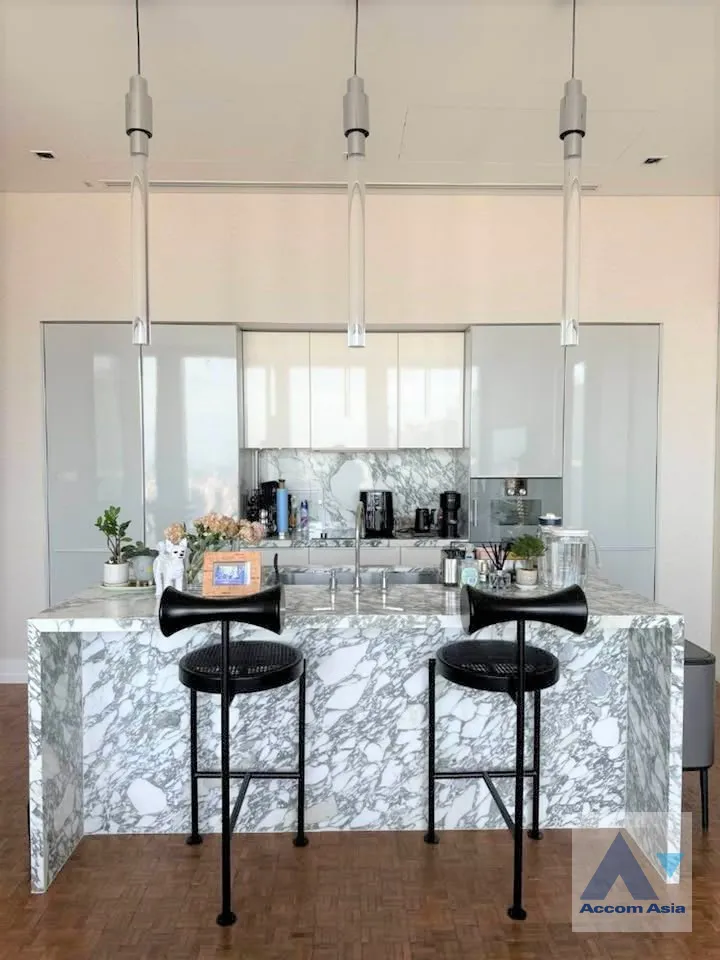 unitFully Furnished, Riverside / River View, Pet friendly |  2 Bedrooms  Condominium For Rent in Silom, Bangkok  near BTS Chong Nonsi (AA45797)
