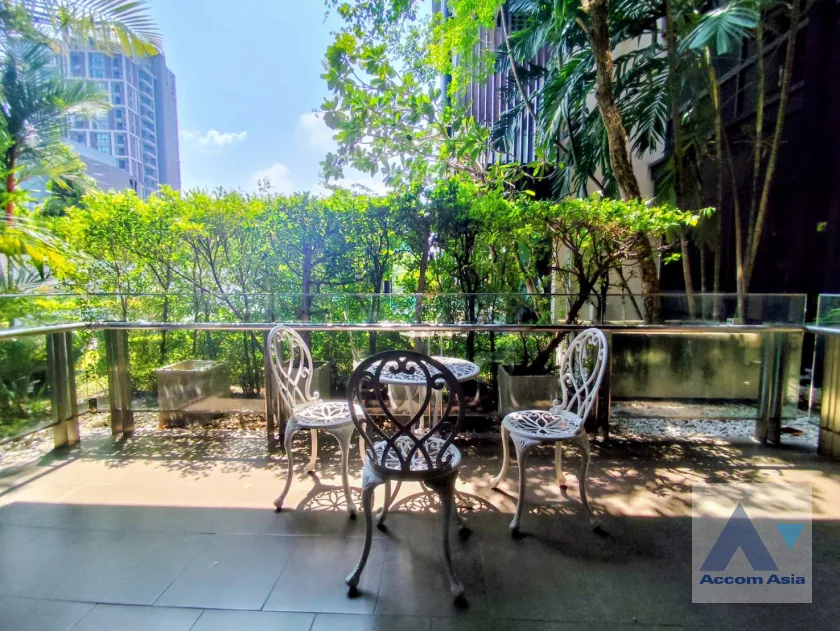 unit 2 Bedrooms  Apartment For Rent in Sukhumvit, Bangkok  near BTS Ekkamai (AA45798)
