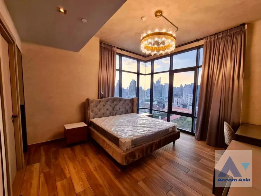 unit 2 Bedrooms  Condominium For Sale in Sukhumvit, Bangkok  near MRT Phetchaburi (AA45801)