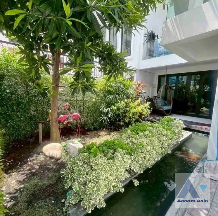 8  3 br House for rent and sale in Sukhumvit ,Bangkok BTS Phra khanong AA45804