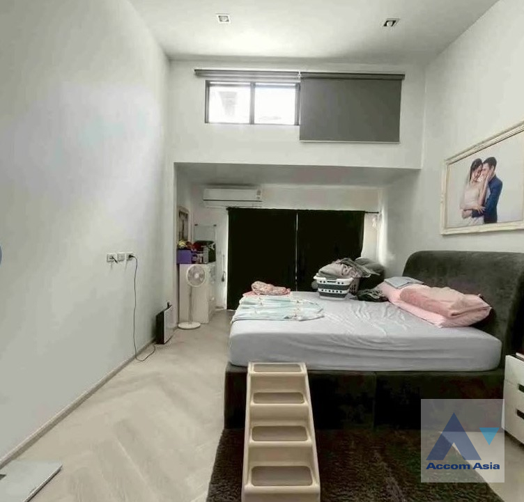 6  3 br House for rent and sale in Sukhumvit ,Bangkok BTS Phra khanong AA45804