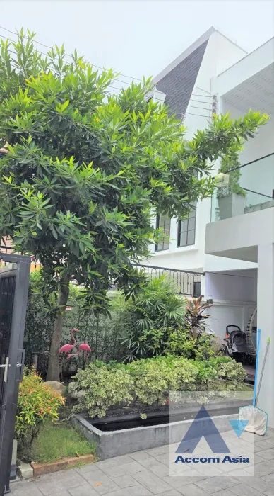 11  3 br House for rent and sale in Sukhumvit ,Bangkok BTS Phra khanong AA45804