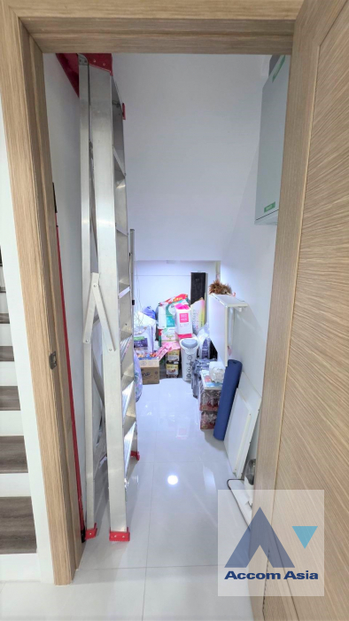 6  3 br House for rent and sale in Sukhumvit ,Bangkok BTS Phra khanong AA45804