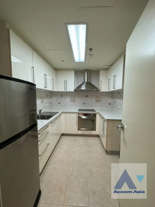 7  1 br Condominium For Sale in Ploenchit ,Bangkok BTS Chidlom at Langsuan Ville AA45809