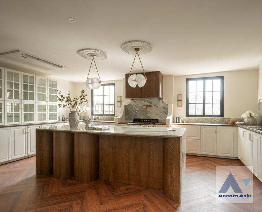 12  6 br House For Sale in Sukhumvit ,Bangkok BTS Punnawithi AA45810