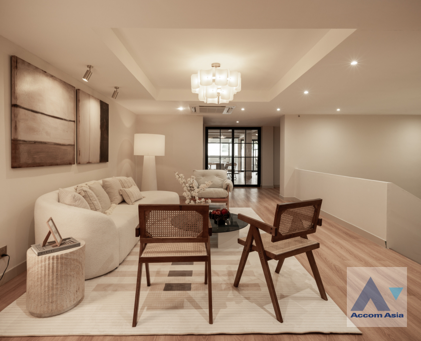 10  6 br House For Sale in Sukhumvit ,Bangkok BTS Punnawithi AA45810