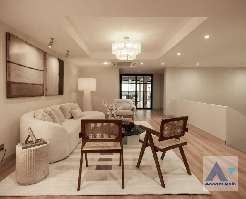10  6 br House For Sale in Sukhumvit ,Bangkok BTS Punnawithi AA45810