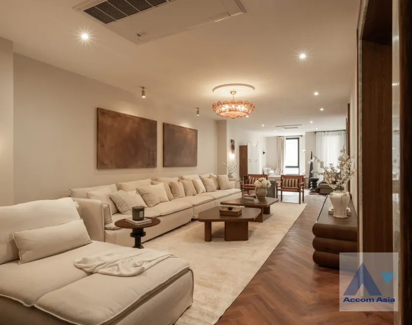  2  6 br House For Sale in Sukhumvit ,Bangkok BTS Punnawithi AA45810