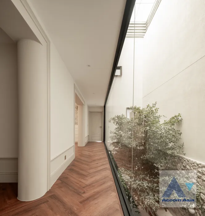 6  6 br House For Sale in Sukhumvit ,Bangkok BTS Punnawithi AA45810