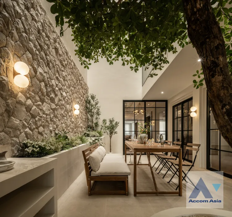 unitHome Office, Fully Furnished |  6 Bedrooms  House For Sale in Sukhumvit, Bangkok  near BTS Punnawithi (AA45810)