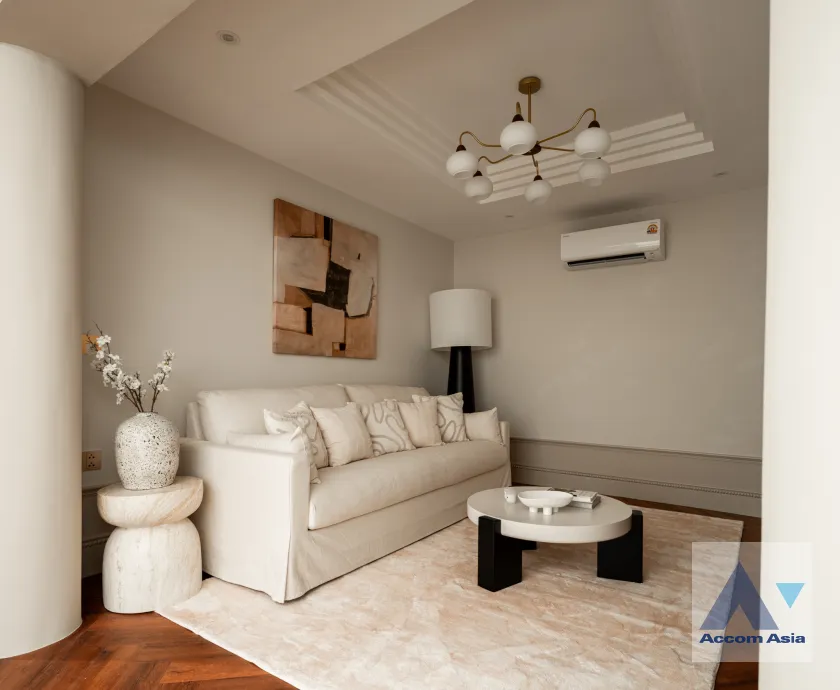 15  6 br House For Sale in Sukhumvit ,Bangkok BTS Punnawithi AA45810