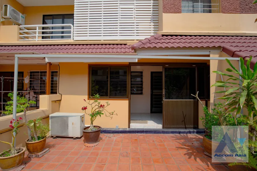 14  5 br House For Rent in Pattanakarn ,Bangkok  at Baan Varatorn Ville  AA45811
