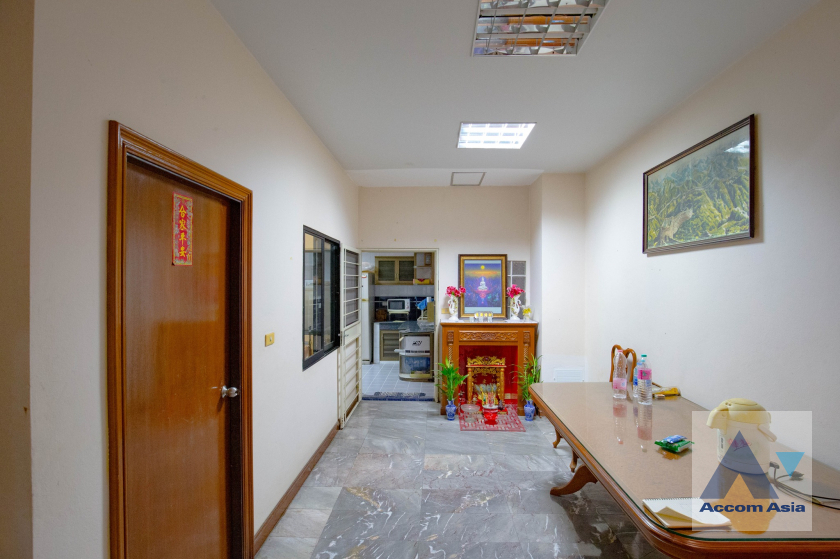 5  5 br House For Rent in Pattanakarn ,Bangkok  at Baan Varatorn Ville  AA45811