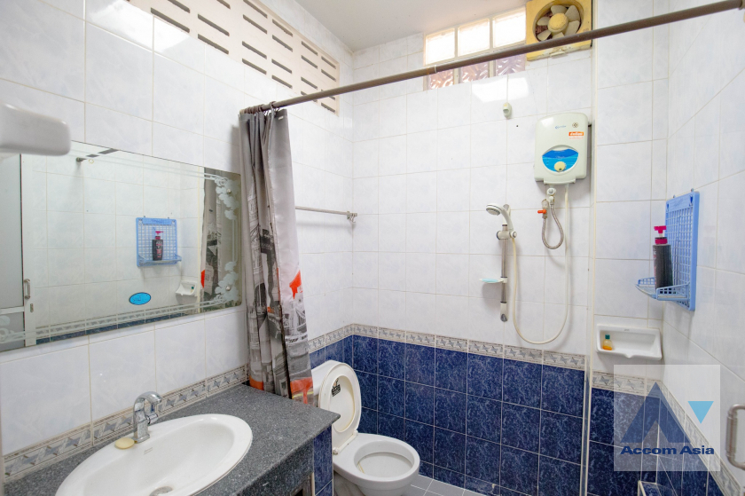 12  5 br House For Rent in Pattanakarn ,Bangkok  at Baan Varatorn Ville  AA45811