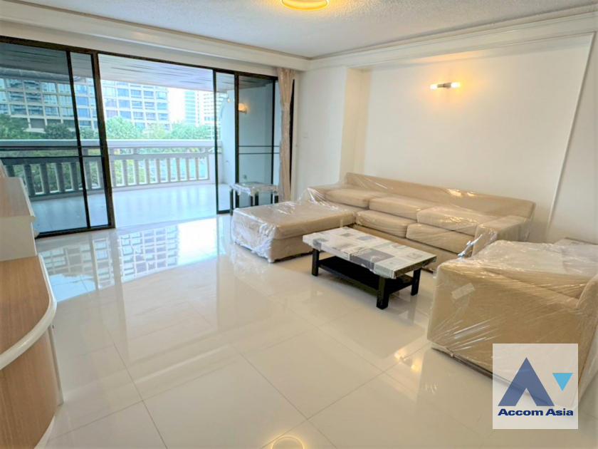  2  2 br Apartment For Rent in Ploenchit ,Bangkok BTS Ratchadamri at High rise and Peaceful AA45812