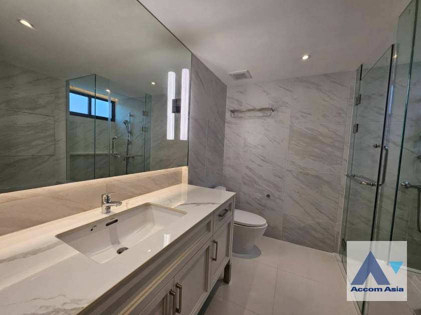 6  2 br Apartment For Rent in Sukhumvit ,Bangkok BTS Ekkamai at Classic contemporary AA45813