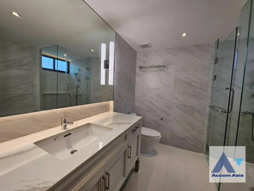 6  2 br Apartment For Rent in Sukhumvit ,Bangkok BTS Ekkamai at Classic contemporary AA45813