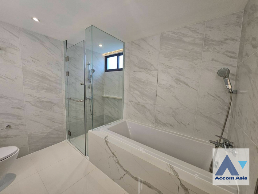 8  2 br Apartment For Rent in Sukhumvit ,Bangkok BTS Ekkamai at Classic contemporary AA45813