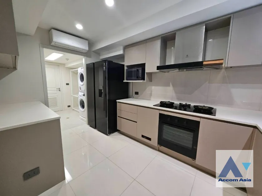  1  2 br Apartment For Rent in Sukhumvit ,Bangkok BTS Ekkamai at Classic contemporary AA45813