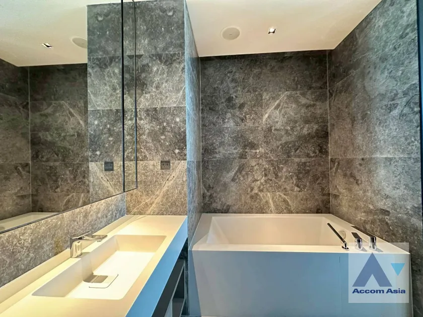 14  1 br Condominium For Rent in Charoen Nakhon ,Bangkok BTS Krung Thon Buri at Banyan Tree Residences Riverside AA45815