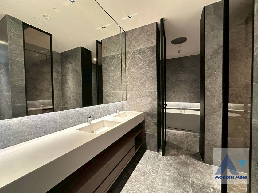 14  2 br Condominium For Rent in Charoen Nakhon ,Bangkok BTS Krung Thon Buri at Banyan Tree Residences Riverside AA45817