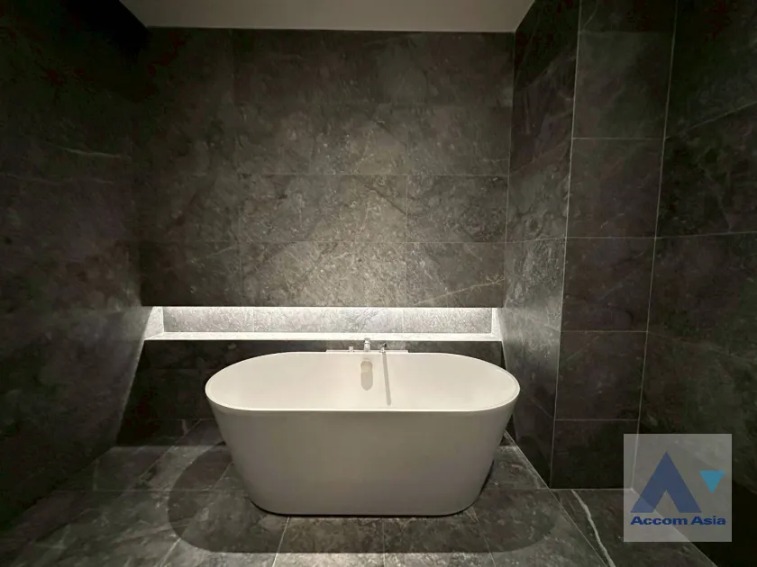15  2 br Condominium For Rent in Charoen Nakhon ,Bangkok BTS Krung Thon Buri at Banyan Tree Residences Riverside AA45817