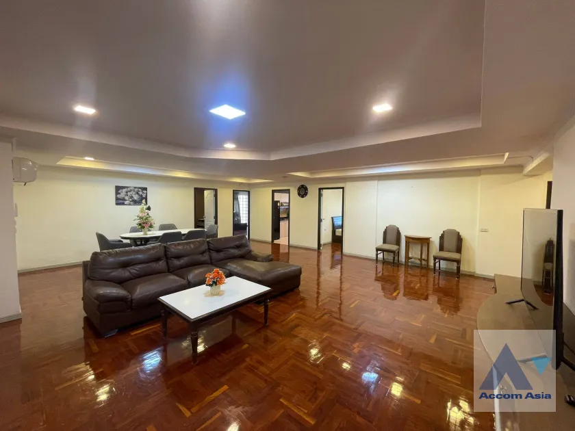 unit 3 Bedrooms  Apartment For Rent in Sukhumvit, Bangkok  near BTS Phrom Phong (AA45823)
