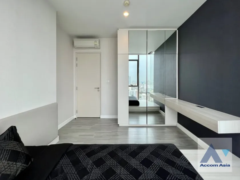 16  2 br Condominium for rent and sale in Charoen Nakhon ,Bangkok BTS Wongwian Yai at The Room Wongwian Yai AA45826