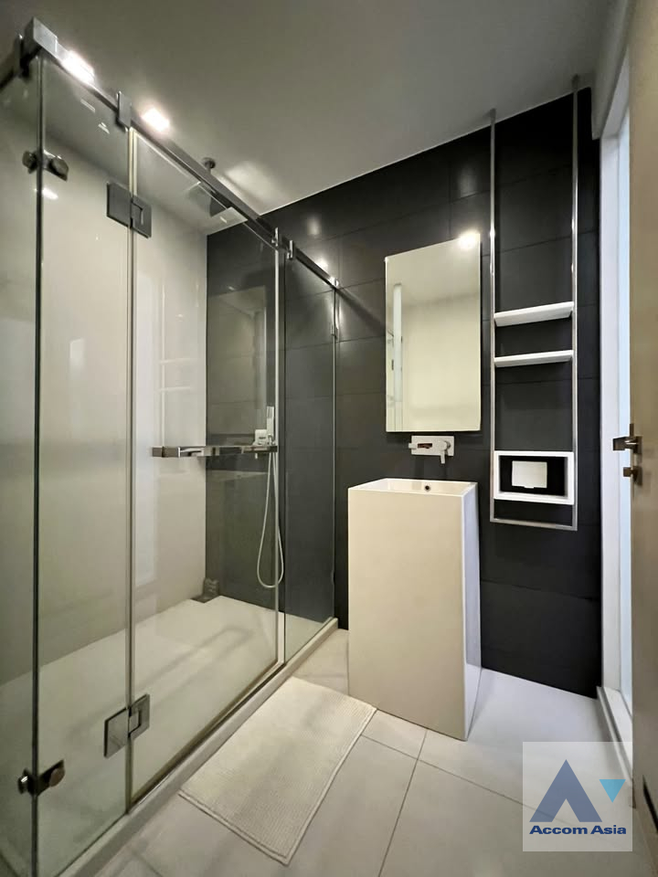 17  2 br Condominium for rent and sale in Charoen Nakhon ,Bangkok BTS Wongwian Yai at The Room Wongwian Yai AA45826