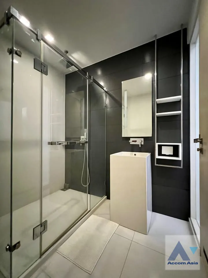 17  2 br Condominium for rent and sale in Charoen Nakhon ,Bangkok BTS Wongwian Yai at The Room Wongwian Yai AA45826
