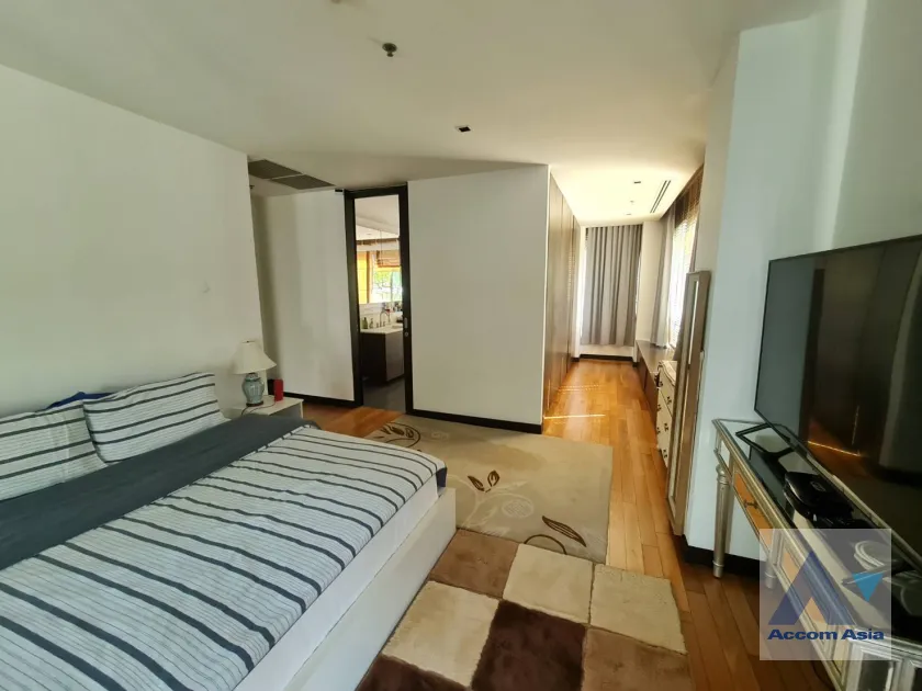 unit 3 Bedrooms  Condominium For Sale in Sathorn, Bangkok  near BRT Thanon Chan (AA45828)