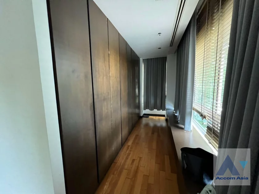 11  3 br Condominium For Sale in Sathorn ,Bangkok MRT Lumphini at The Lofts Yennakart AA45828