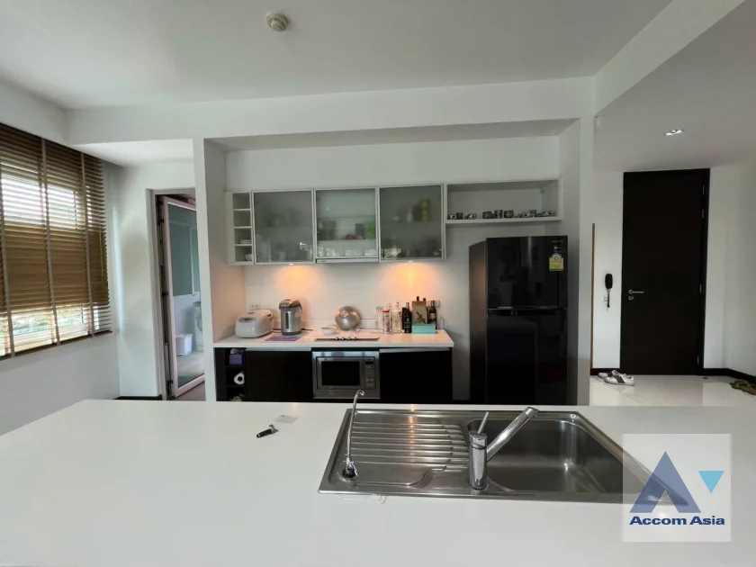 12  3 br Condominium For Sale in Sathorn ,Bangkok MRT Lumphini at The Lofts Yennakart AA45828