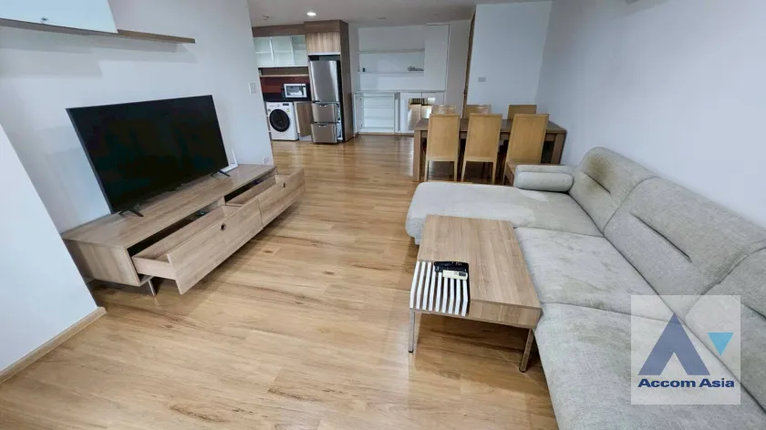 unit 2 Bedrooms  Apartment For Rent in Ploenchit, Bangkok  near BTS Chitlom (AA45829)