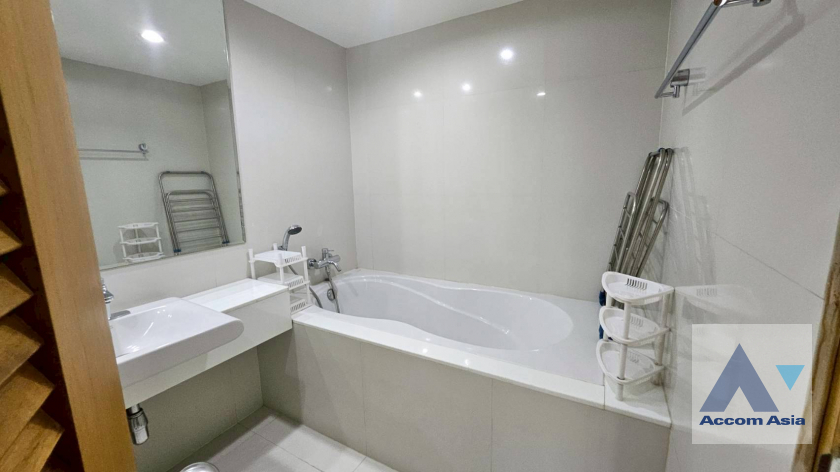 15  2 br Apartment For Rent in Ploenchit ,Bangkok BTS Chitlom at Apartment Steps from Lumpini Park AA45829