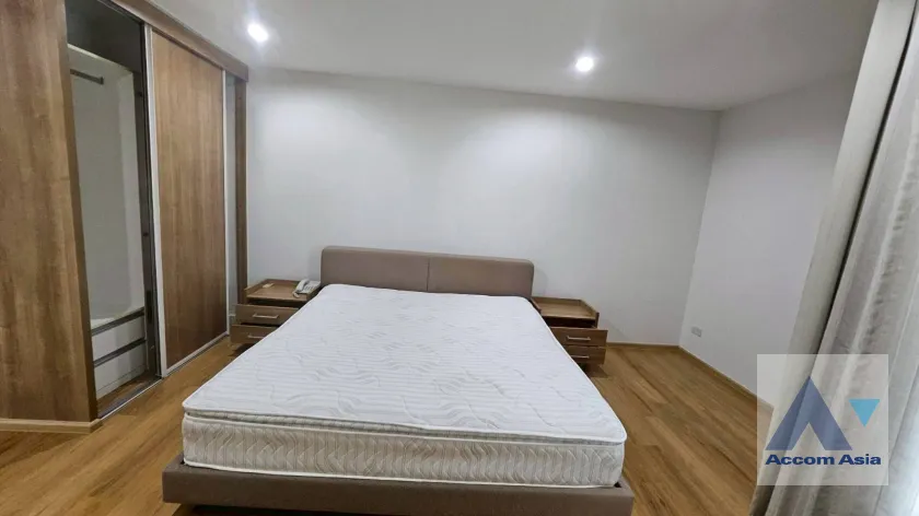11  2 br Apartment For Rent in Ploenchit ,Bangkok BTS Chitlom at Apartment Steps from Lumpini Park AA45829