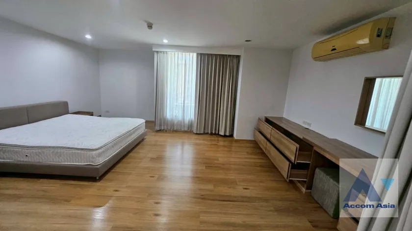 10  2 br Apartment For Rent in Ploenchit ,Bangkok BTS Chitlom at Apartment Steps from Lumpini Park AA45829