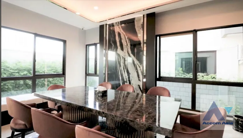 unitCorner Unit |  3 Bedrooms  House For Rent in Latkrabang, Bangkok  (AA45833)
