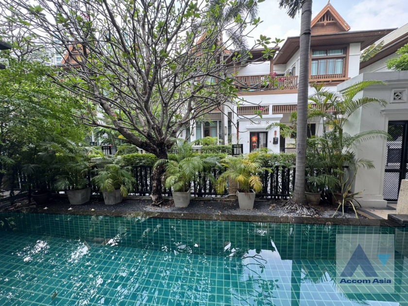 29  4 br House For Rent in Sathorn ,Bangkok BTS Saint Louis - BRT Thanon Chan at Exclusive Resort Style Home  AA45837