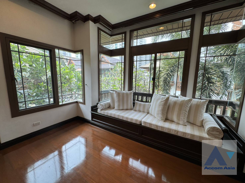 18  4 br House For Rent in Sathorn ,Bangkok BTS Saint Louis - BRT Thanon Chan at Exclusive Resort Style Home  AA45837