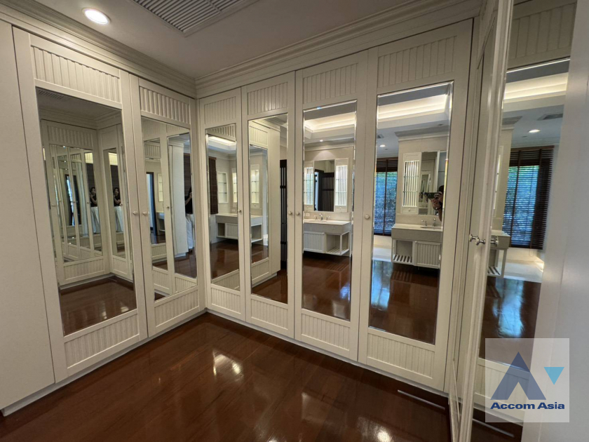 20  4 br House For Rent in Sathorn ,Bangkok BTS Saint Louis - BRT Thanon Chan at Exclusive Resort Style Home  AA45837