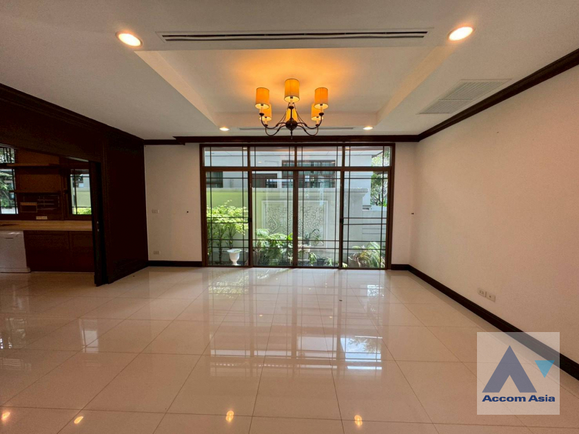 11  4 br House For Rent in Sathorn ,Bangkok BTS Saint Louis - BRT Thanon Chan at Exclusive Resort Style Home  AA45837