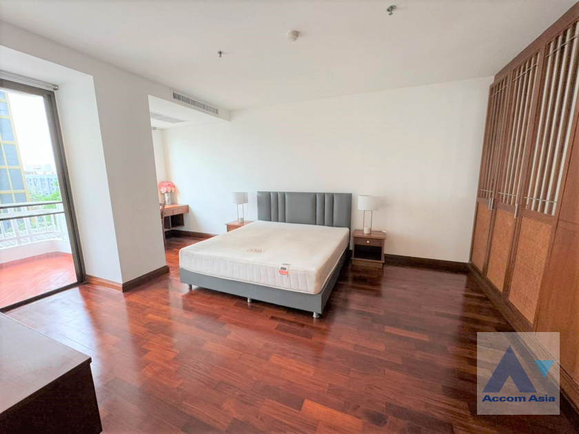 10  2 br Apartment For Rent in Sathorn ,Bangkok BRT Thanon Chan at Spacious Residence Situated on Chan Road AA45840