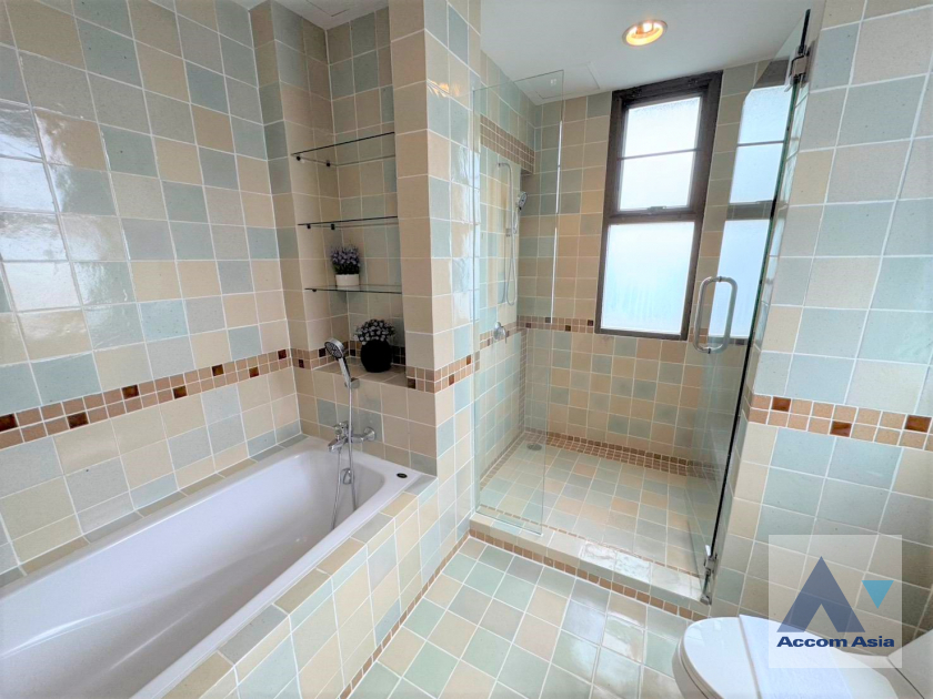 16  2 br Apartment For Rent in Sathorn ,Bangkok BRT Thanon Chan at Spacious Residence Situated on Chan Road AA45840