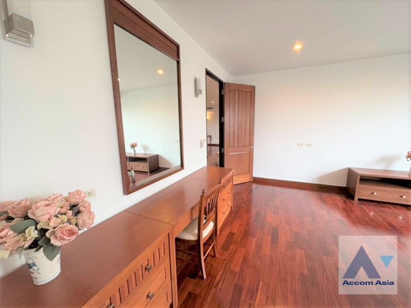9  2 br Apartment For Rent in Sathorn ,Bangkok BRT Thanon Chan at Spacious Residence Situated on Chan Road AA45840